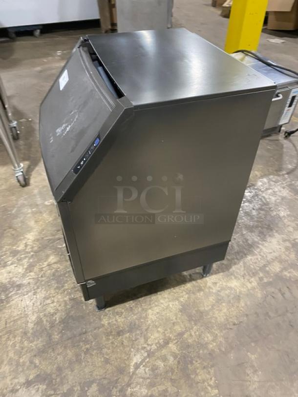 Manitowoc UD0140A stainless steel undercounter ice maker, electric, on legs, model UD0140A, 115V, one phase.
