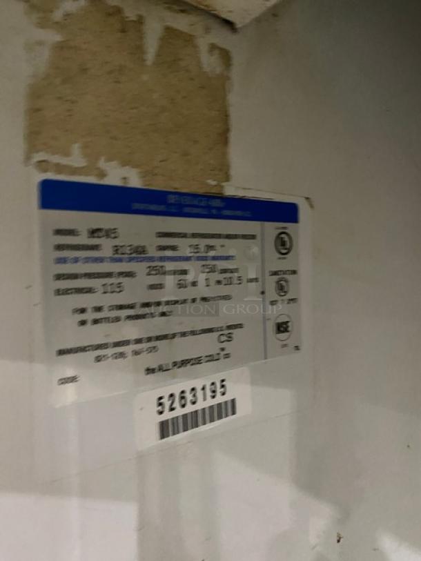 Beverage-Air MT45 commercial refrigerator label showing model, power specs, and serial number 5263195.