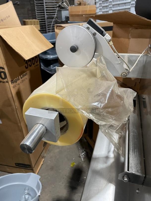 Ilpra Koch UltraSource vacuum tray sealer, Model 400 V/G, SN: FP7597, 220V, stainless steel, on legs, semi-automatic.