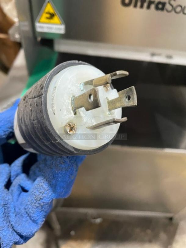 Ilpra Koch UltraSource Series vacuum tray sealer, Model 400VG, 220V plug detail shown, on legs.