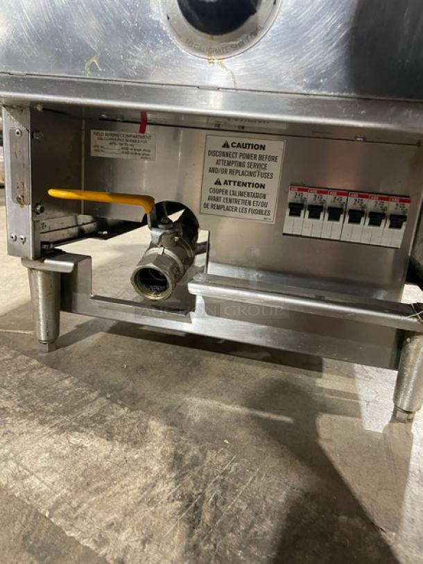 Keating 14CMBB electric fryer, stainless steel, thermostatic control, backsplash, basket hanger, 208-240V, 3-phase, on legs.