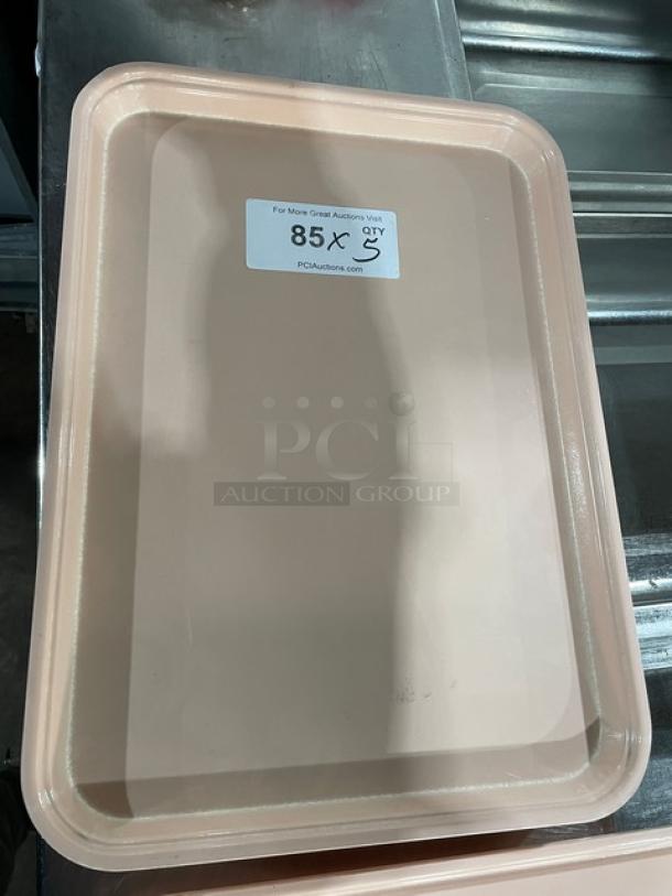 NEW Cambro Camtray beige rectangular fast food/serving tray, commercial grade, excellent condition, auction tag visible.
