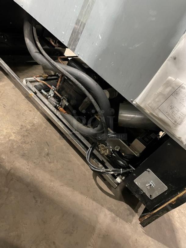 Structural Concepts Oasis Series Model CO5978R commercial refrigerated display wiring and components, fair condition.