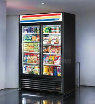 True GDM-45-HC-LD two-section glass door merchandiser refrigerator, superb condition, 115V, fully tested, filled with products.