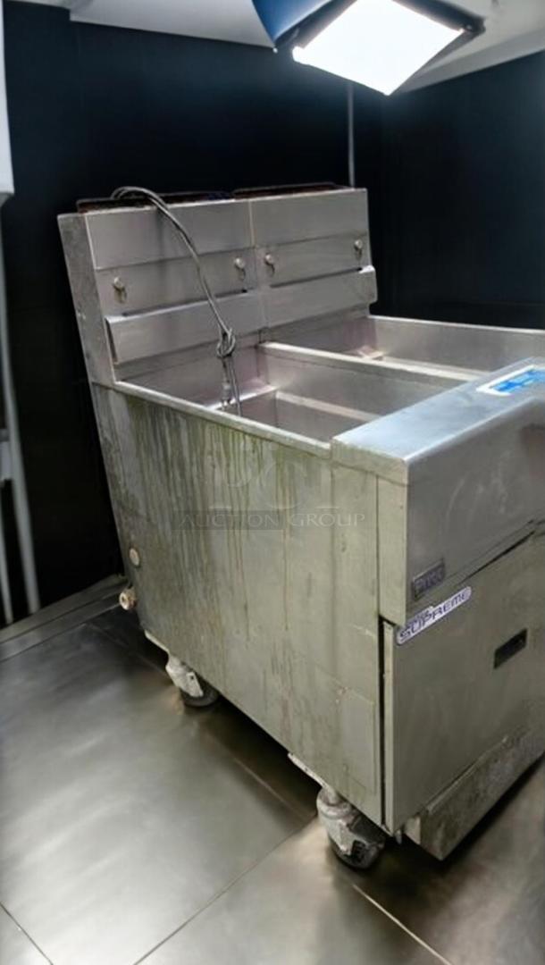 Pitco SSH55 commercial gas deep fryer, outstanding condition, high-efficiency twin fryer, 115V, fully tested, visible brand label.