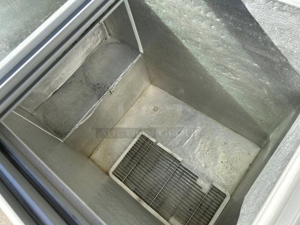 Kelvinator IK273 36” ice cream dipping cabinet, interior view, perfect condition, with grid and metallic finish, tested working.