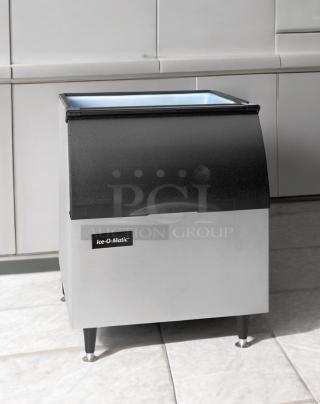 Brand New Scotsman FS1222R-32 Prodigy Plus Remote-cooled Ice Maker Flake Style with ice bin 1250 Lb/Day - Item #1220197