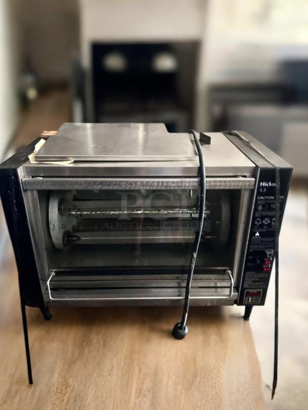 Hickory Industries N/5.5 E electric rotisserie oven in excellent condition with 5 spits, tested and working.