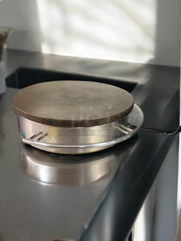 Waring Commercial WSC160 Crêpe Maker in stainless steel, excellent condition, tested and working, features sturdy construction.