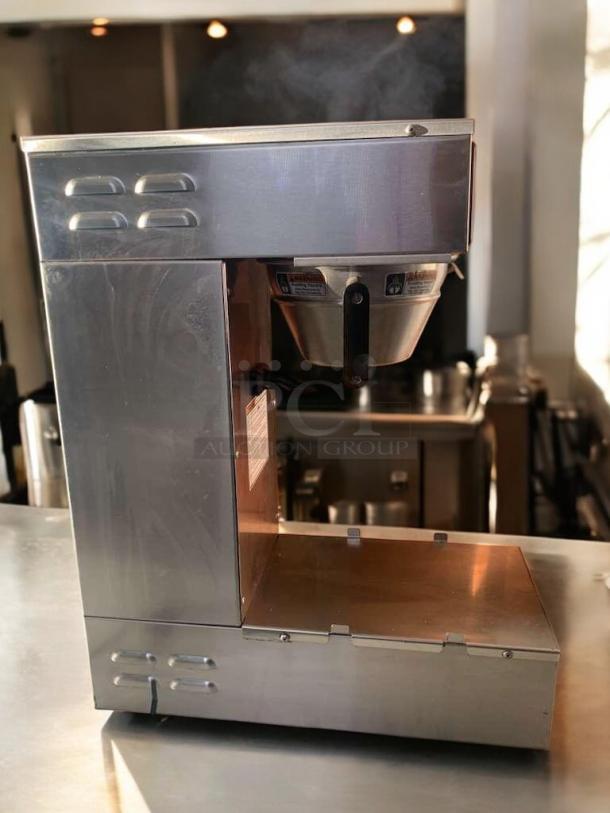 Wilbur Curtis G4 ThermoPro Single Coffee Brewer in excellent condition, stainless steel, model TP1S10A000, tested and working.