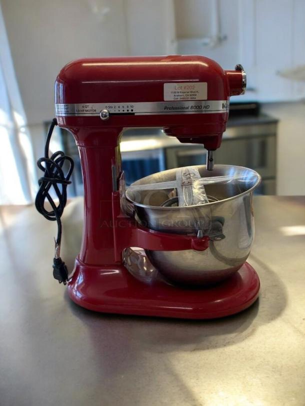 KitchenAid Professional 600 Series 6-Qt Stand Mixer in Empire Red, excellent condition, tested and working. Model KP26M1XER.