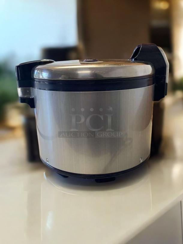 Zojirushi THS-15S rice warmer, stainless steel finish, excellent condition, tested working, commercial model.