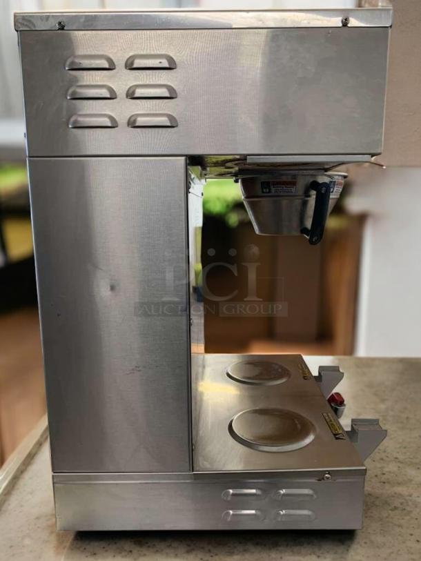 Curtis Alpha G3 automatic coffee brewer with dual warmers, excellent condition, stainless steel, tested working.