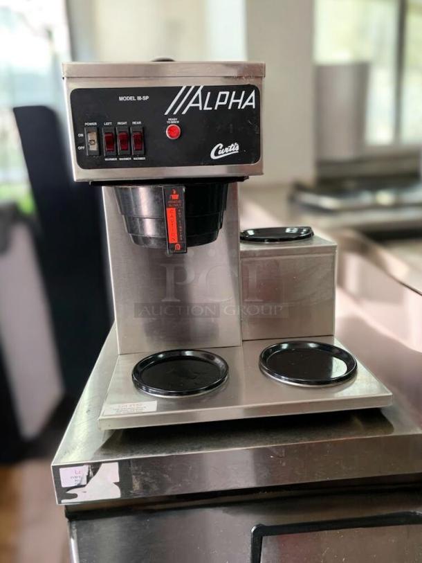 Curtis Alpha III-SP Automatic Coffee Brewer, dual warmer, excellent condition, tested and working, model III-SP.