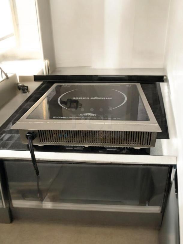 Vollrath Mirage Cadet induction range, model 59300 G1, excellent condition, tested and working, countertop electric cooker.