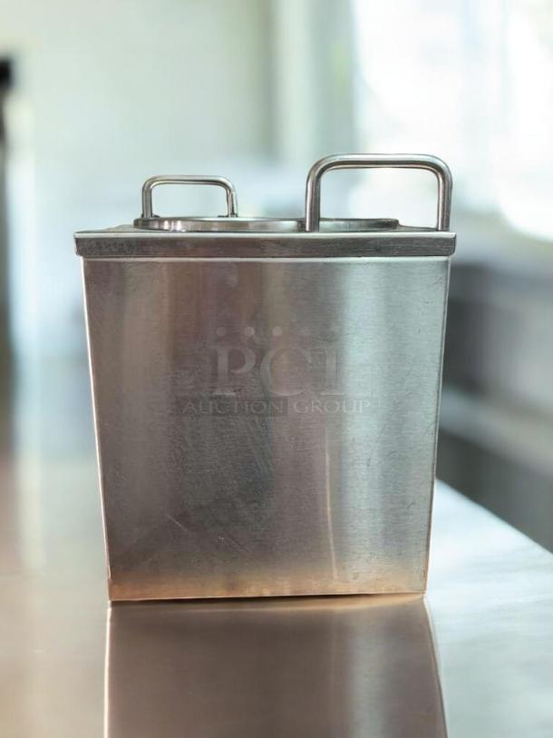 Wilbur Curtis GEM-3IF IntelliFresh Satellite Server, stainless steel, excellent condition, tested and working.