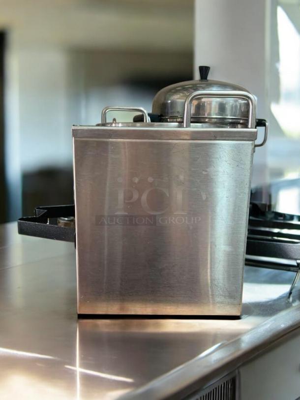 Stainless steel Curtis GEM-3IF IntelliFresh Satellite Server by Wilbur Curtis, in excellent condition, tested and working.