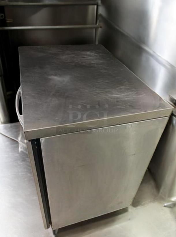 True TBR36-RISZ1-L-S-G-1 bar refrigerator, 36", stainless steel, swing glass door, 115V, top-tier condition.