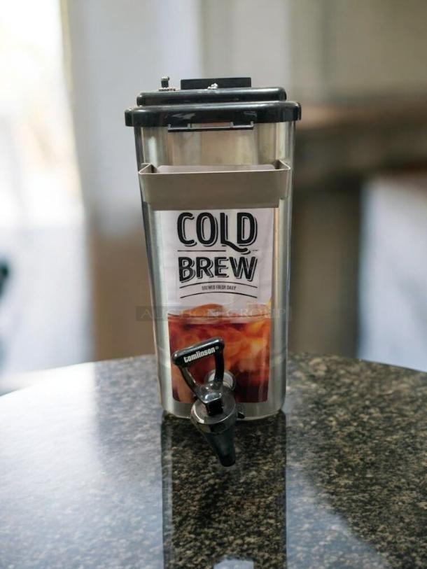 Stainless steel cold brew coffee dispenser with Tomlinson spigot, in excellent condition, tested and working.