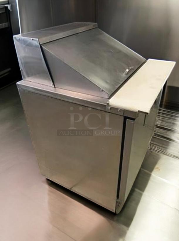 True TSSU-27-08-HC sandwich/salad prep table, stainless steel, excellent condition, 115V, fully tested.