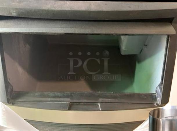 Koolaire KD0170A undercounter ice machine, pristine condition, 148 lb daily capacity, 115V, fully tested and working.