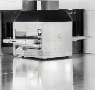 Superb condition Conveyor Baker TS-7000 commercial toaster/pizza oven, 240V, fully tested, Tomgran OEM, model 11387.