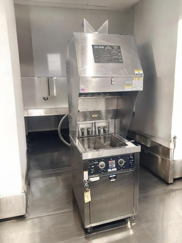 Giles WOG-MP-VH ventless electric fryer, stainless steel, with built-in hood, fully tested, in immaculate condition, 208V.