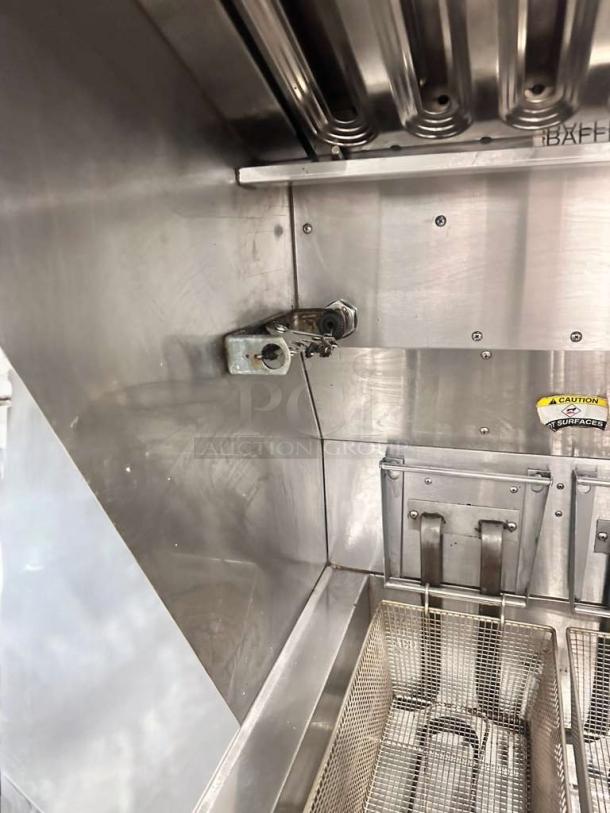 Ventless electric fryer, Giles WOG-MP-VH, in immaculate condition. Includes a built-in hood system. Fully tested and working.
