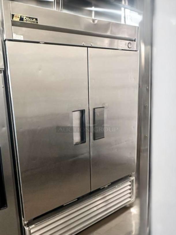 True T-49 two-door reach-in refrigerator, superb condition, stainless steel, 115V, fully tested, True branding visible.