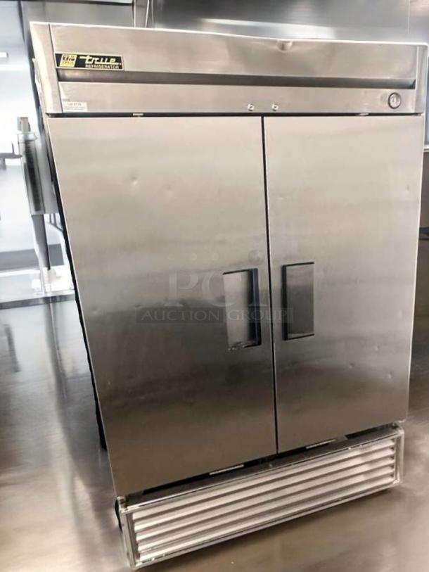 True T-49 two-door reach-in refrigerator in superb condition, stainless steel finish, 115V, fully tested and working.