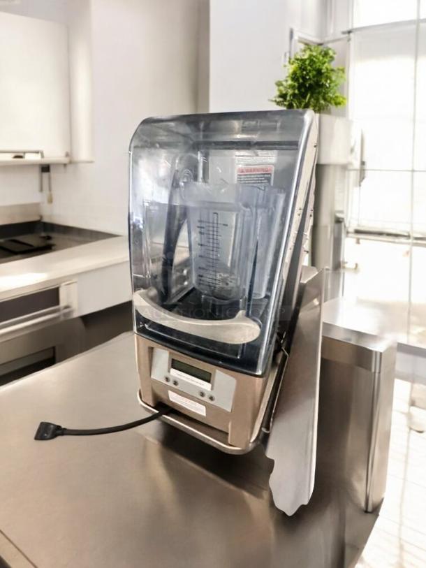 Blendtec Stealth 885 commercial blender in pristine condition with sound enclosure, 120V, fully tested and working.
