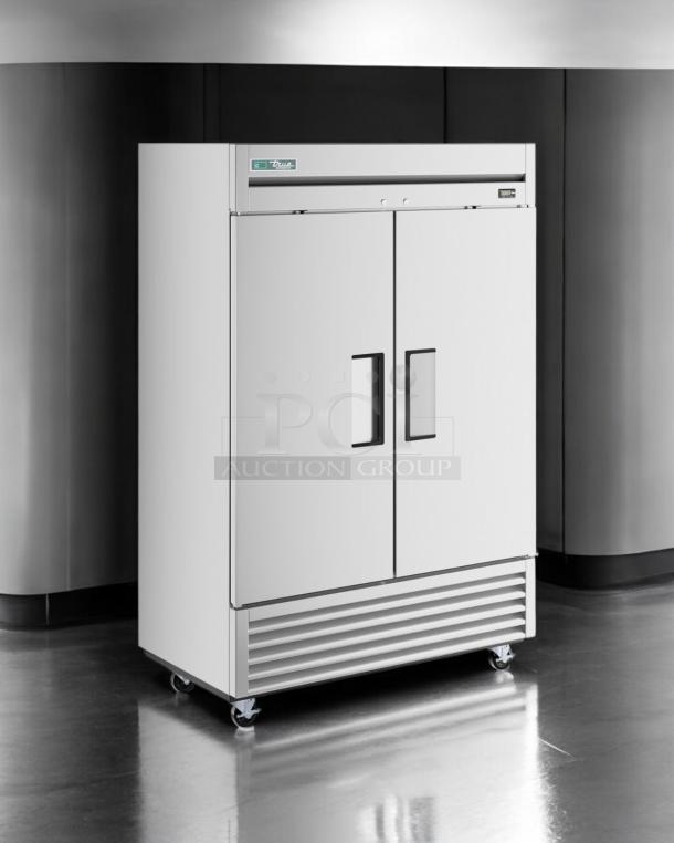 True T-43-HC two-door reach-in refrigerator, superb condition, 115V, tested and working. Made by True Manufacturing Co.