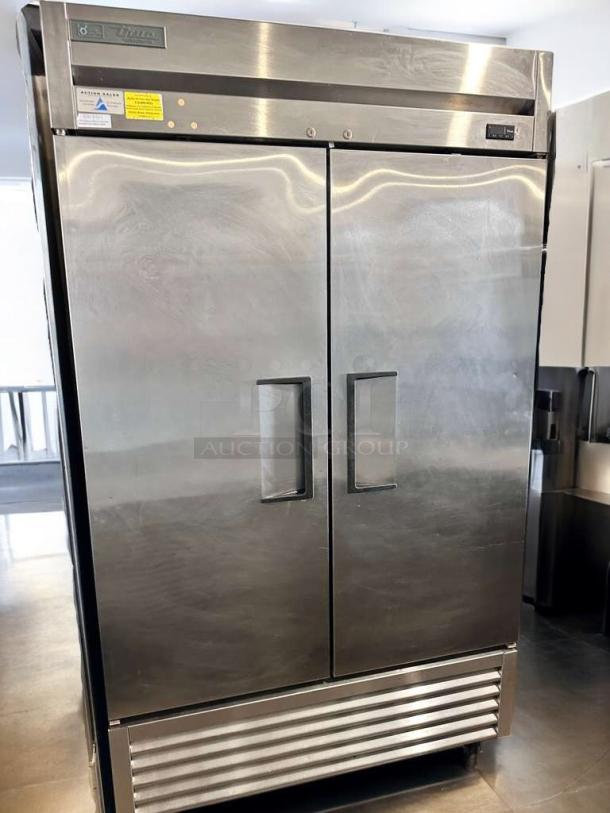 True T-43-HC two-door reach-in refrigerator, superb condition, stainless steel, 115V, fully tested, commercial use.