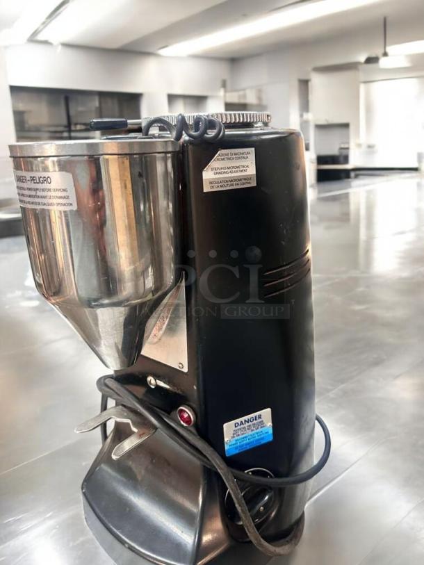 Mazzer Robur Electronic coffee grinder in exceptional condition, black body, stainless steel hopper, visible labels, 110V, fully tested.