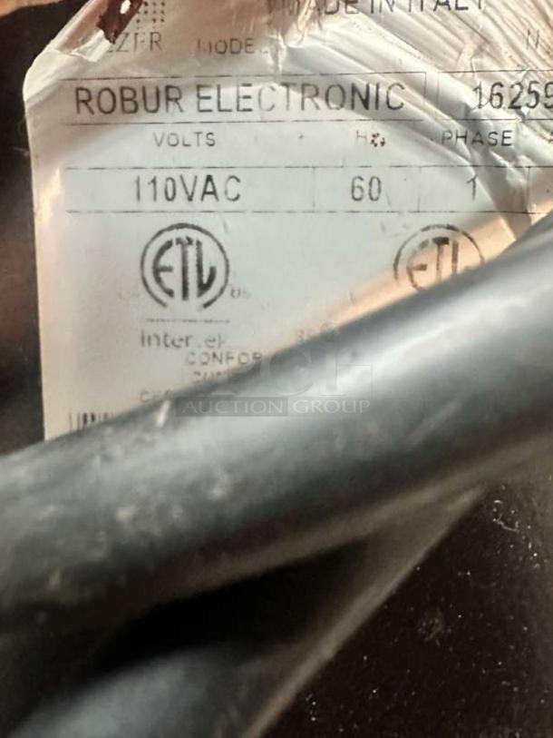 Mazzer Robur Electronic label showing 110VAC, 60Hz, single-phase, ETL certified, manufactured by Mazzer Luigi S.p.A., Italy.