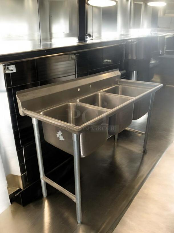 Advance Tabco T9-3-54 stainless steel sink, three-compartment, superb condition, NSF certified, fully tested, commercial use.