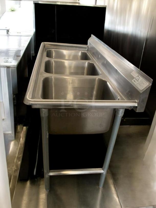 Advance Tabco T9-3-54, 3-compartment stainless steel sink, superb condition. NSF Certified, tested, and fully operational.