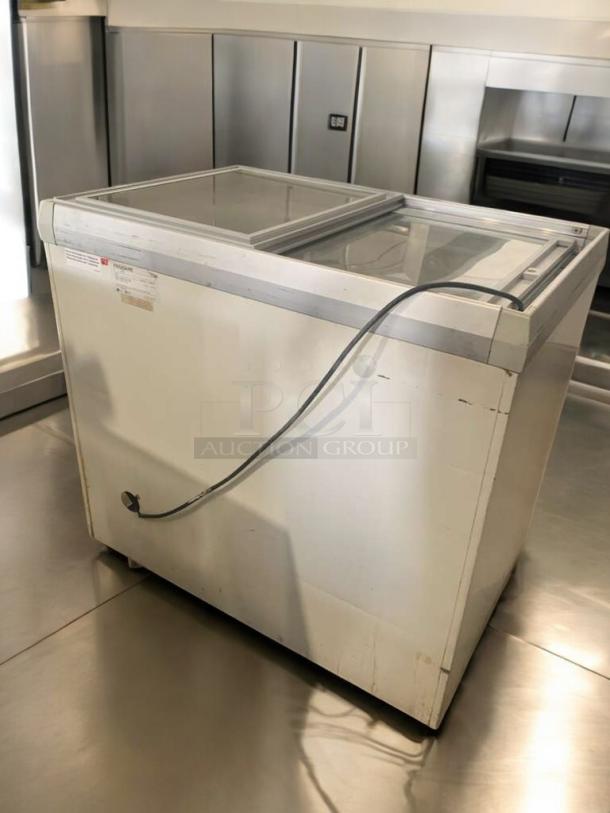 Frigidaire IK 273 commercial ice cream display freezer in superb condition, clear glass top, 115V, fully tested and working.