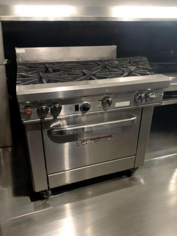 Southbend 6-Burner Gas Range, Model 4361D, superb condition, with standard oven, natural gas, fully tested and working.