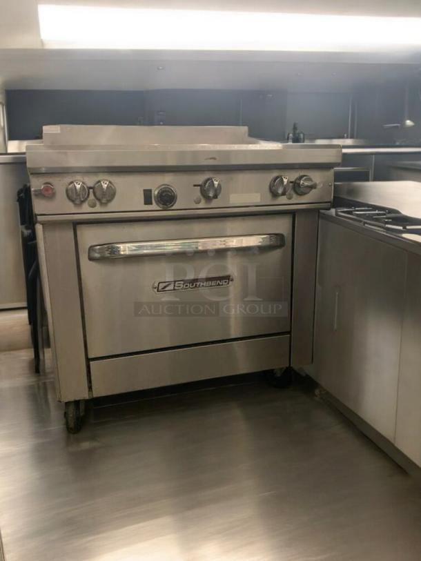 Southbend 6-burner gas range with standard oven, Model 4361D, superb condition, natural gas, fully tested, working.