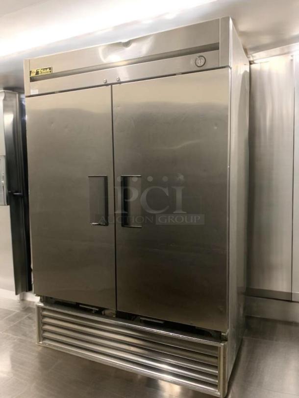 True T-49 two-door reach-in refrigerator in outstanding condition. Stainless steel, fully tested, 115V, by True Manufacturing.