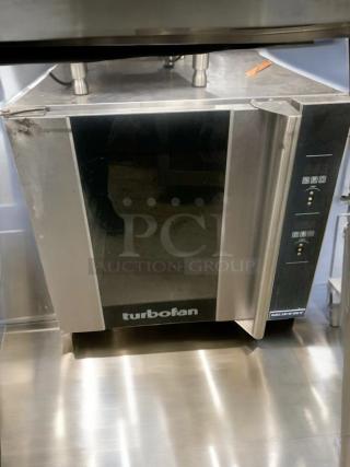 Moffat Turbofan digital control commercial convection oven, prime condition, stainless steel, fully tested and working.
