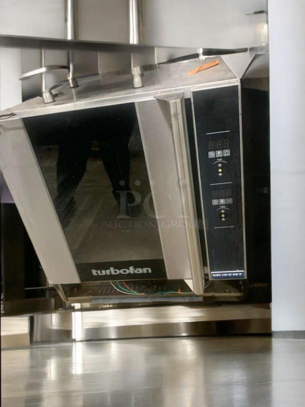 Moffat Turbofan digital control convection oven in prime condition, fully tested and working; features digital display and controls.