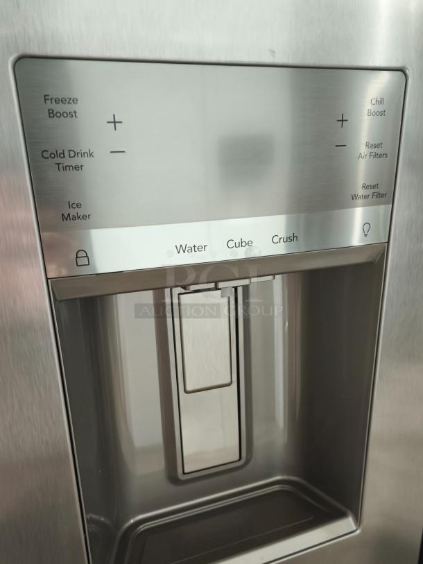 Frigidaire Gallery Side-by-Side Refrigerator, Model GRSS2652AFA, ice maker and water dispenser, new condition.