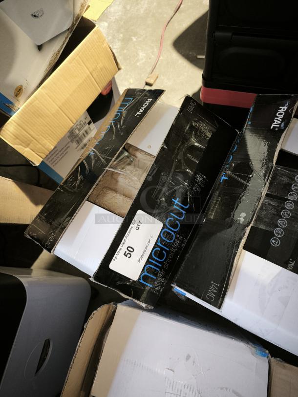 Brand new Royal MC14MX 14-Sheet Micro-Cut Shredder in box, model 14MC, excellent condition.