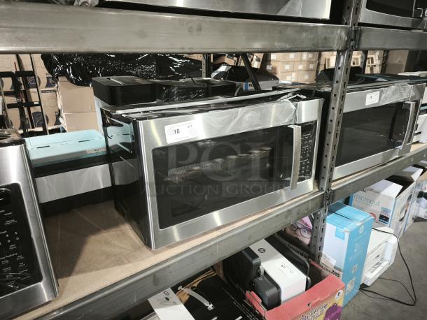 BRAND NEW SCRATCH AND DENT - GE 1.7 cu ft over-the-range sensor microwave oven, model JVM6175SK6SS, with minor exterior blemishes.