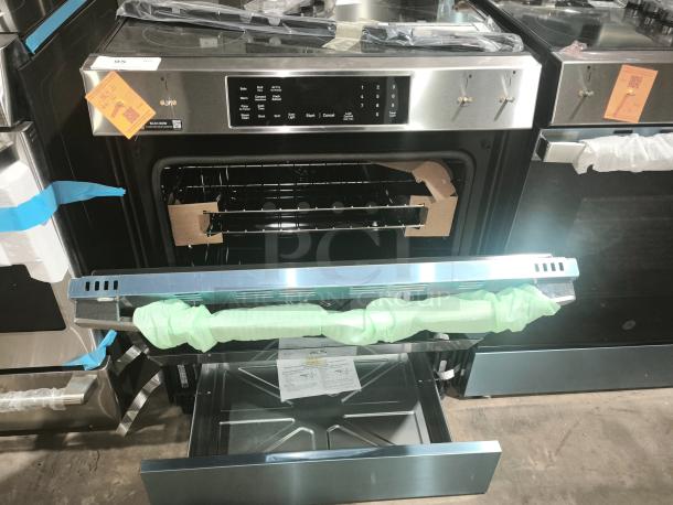 BRAND NEW GE Profile™ 30" induction range, model PHS700AY1FS, with convection, Air Fry, EasyWash™ oven tray. Energy Star® rated.