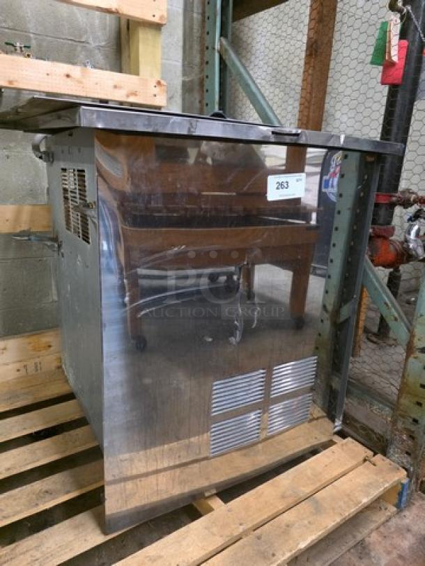 Hoshizaki Flake Ice Machine, Model F-2000MLE, stainless steel, in used condition, visible sticker with number 263.