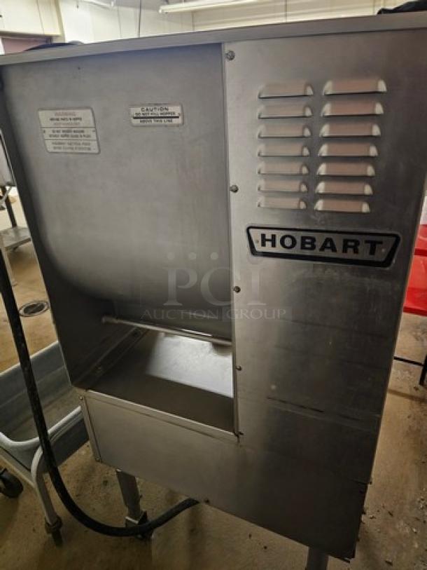 Hobart 4246HD Meat Grinder & Mixer, 208V, 60 Hz, 8.5 HP, 30.0 AMP, features warning labels.