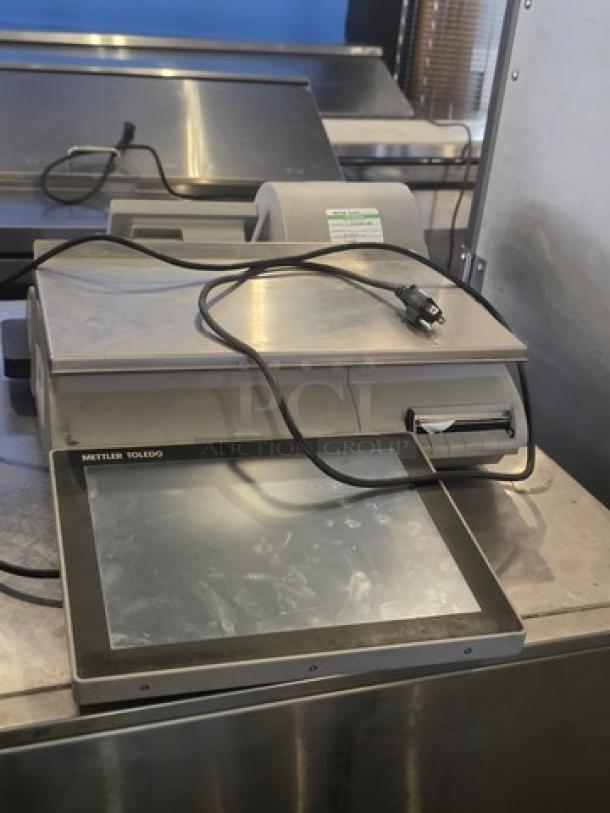 Mettler Toledo UCCW Smart Touch Counter Scale, stainless steel, touchscreen, power cord attached, used condition.